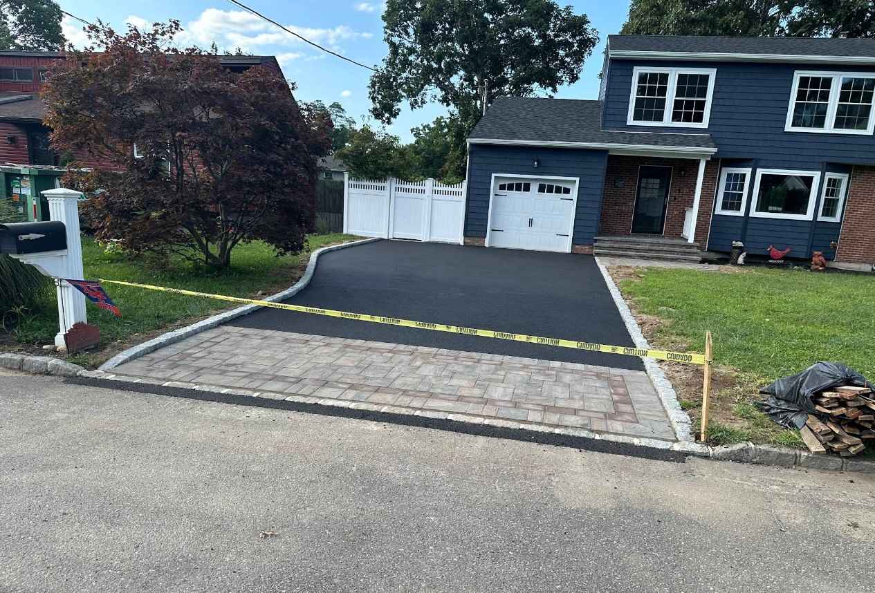 Expert Asphalt Driveway Paving in Medford, NY