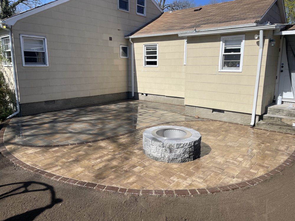 How to Choose the Best Hardscaping Contractor in Suffolk County, NY